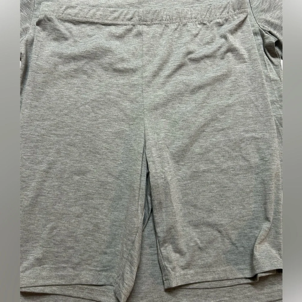 Gray T-Shirt and Shorts Set with Lip Graphic, Size L, NWOT - Picture 4 of 4